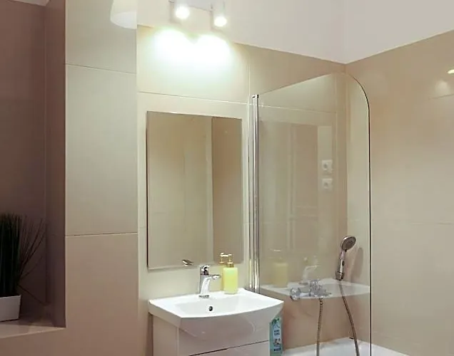 Clicktheflat Three Crosses Square Apart Rooms Warszawa